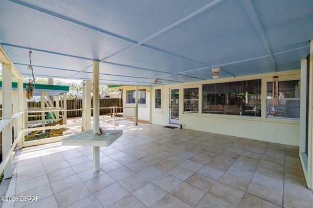 525 Lowndes Avenue, Ormond Beach, FL 32174