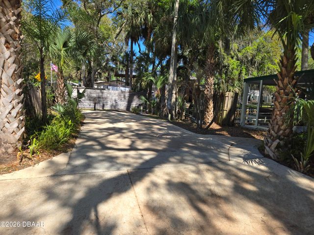 525 Lowndes Avenue, Ormond Beach, FL 32174