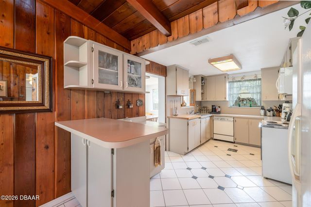 525 Lowndes Avenue, Ormond Beach, FL 32174