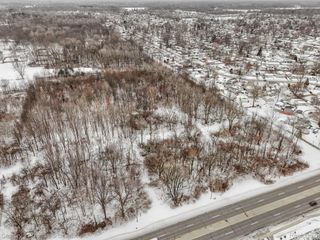 27597 Eureka, Romulus, MI 48174