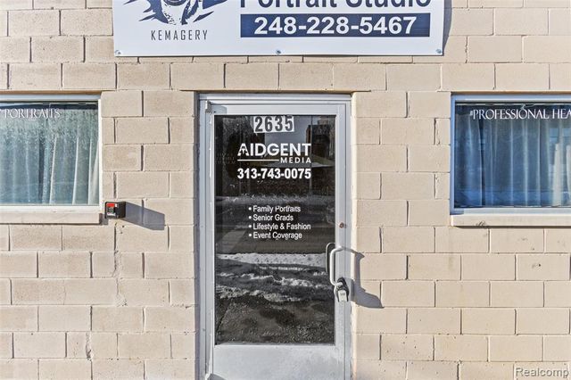 2635 Caniff Street, Hamtramck, MI 48212