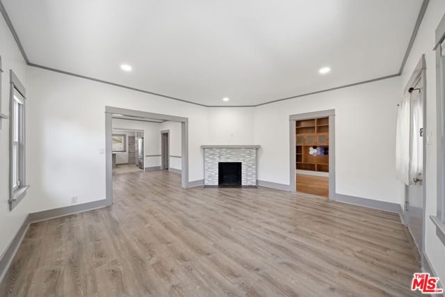 613 N Lucerne Boulevard, Los Angeles, CA 90004