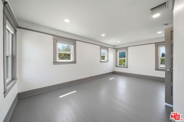 613 N Lucerne Boulevard, Los Angeles, CA 90004
