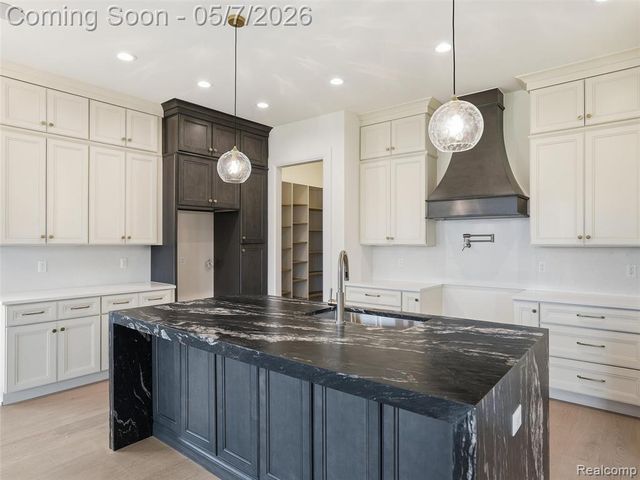 41225 Belvidere Street, Harrison Twp, MI 48045