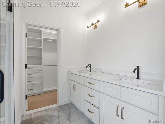 41225 Belvidere Street, Harrison Twp, MI 48045