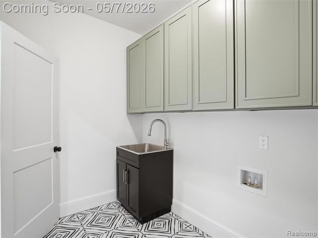 41225 Belvidere Street, Harrison Twp, MI 48045