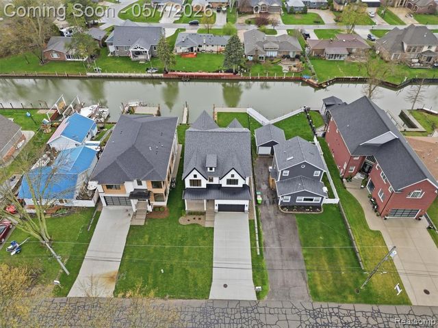41225 Belvidere Street, Harrison Twp, MI 48045