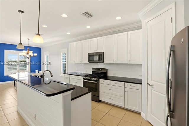 8554 Big Mangrove Dr, Fort Myers, FL 33908
