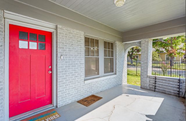 2401 Colonial Avenue, Waco, TX 76707