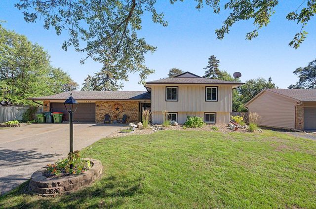 10496 Thrush Street NW, Coon Rapids, MN 55433
