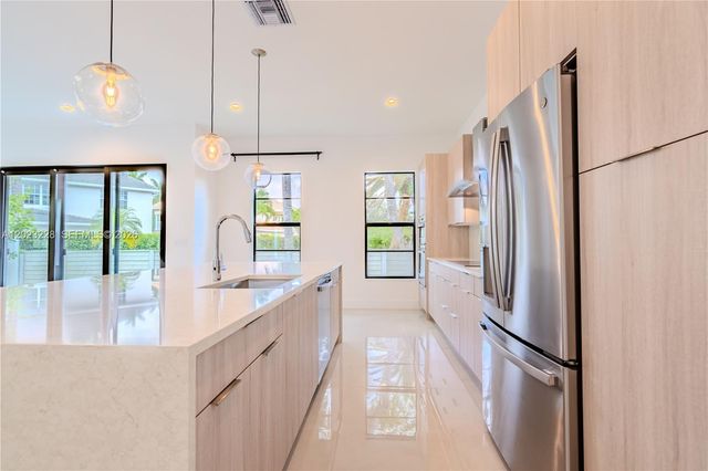 1427 SW 23rd St, Fort Lauderdale, FL 33315