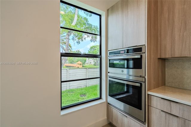 1427 SW 23rd St, Fort Lauderdale, FL 33315