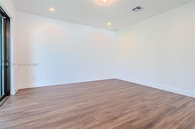 1427 SW 23rd St, Fort Lauderdale, FL 33315