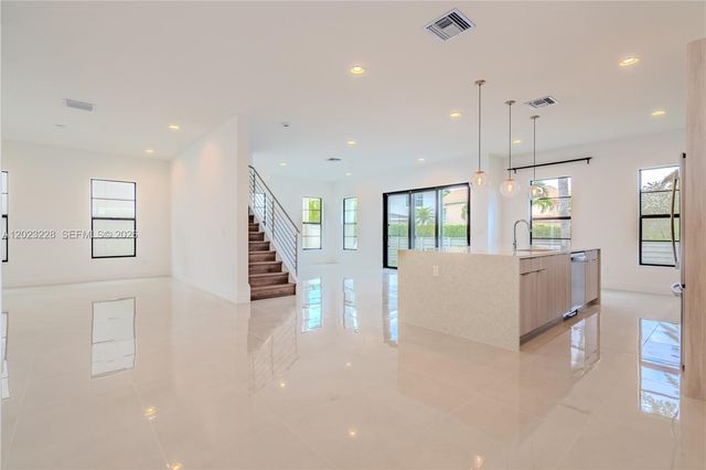 1427 SW 23rd St, Fort Lauderdale, FL 33315