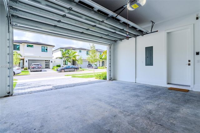 1427 SW 23rd St, Fort Lauderdale, FL 33315