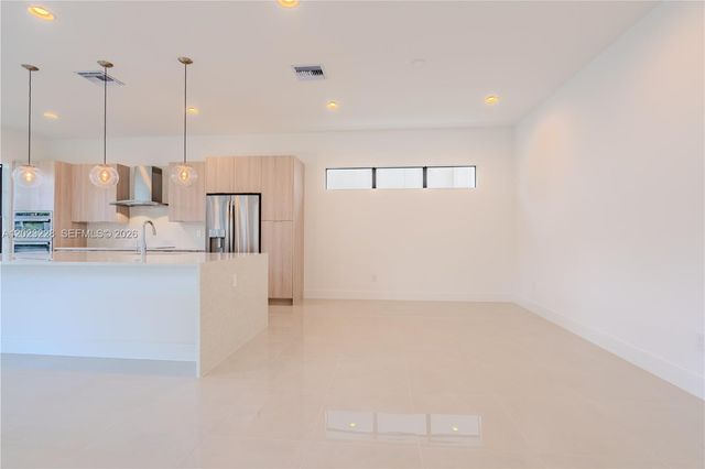 1427 SW 23rd St, Fort Lauderdale, FL 33315