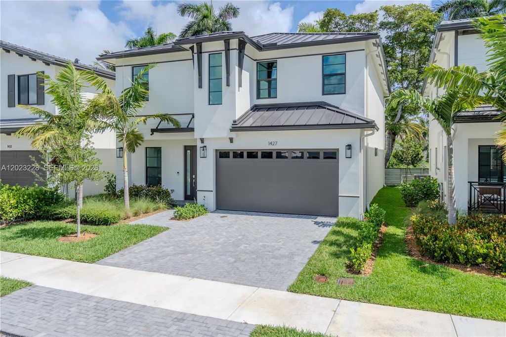 1427 SW 23rd St, Fort Lauderdale, FL 33315