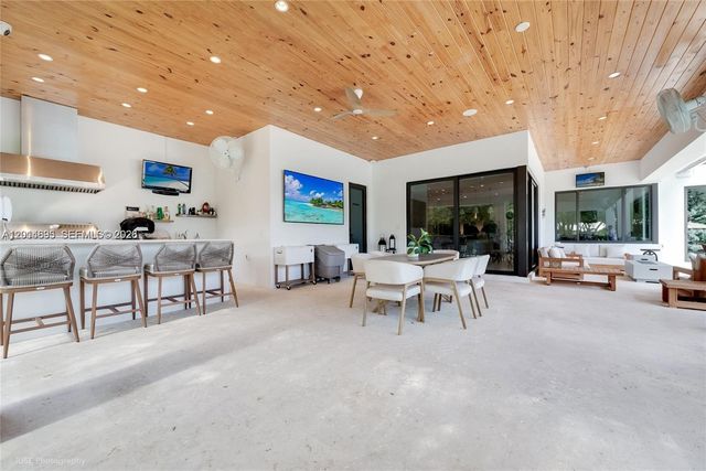 7830 SW 117th St, Pinecrest, FL 33156