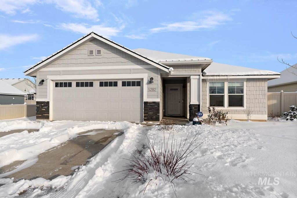 Image 1 of property listing at 5282 N Elmstone Ave., Meridian, ID 83646