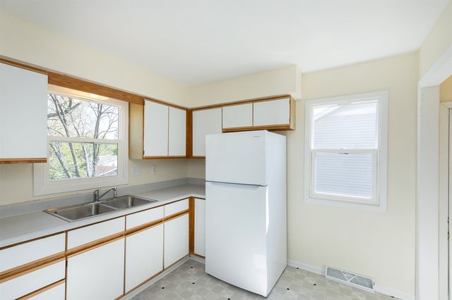5313 SW 10th Street, Des Moines, IA 50315