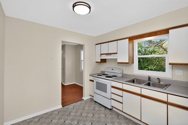 5313 SW 10th Street, Des Moines, IA 50315
