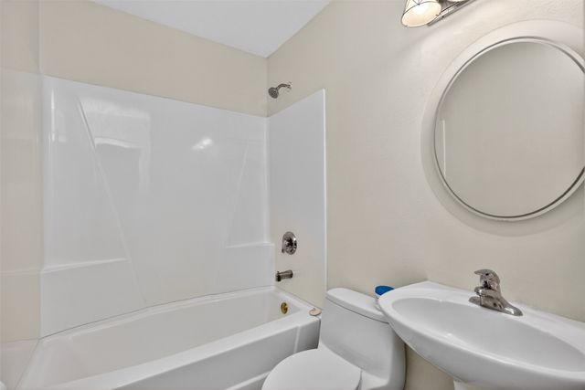 5313 SW 10th Street, Des Moines, IA 50315