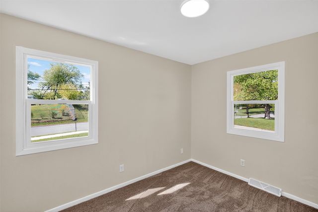 5313 SW 10th Street, Des Moines, IA 50315