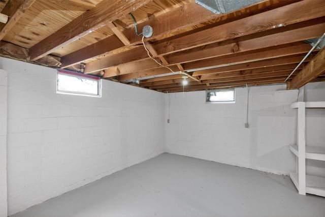 5313 SW 10th Street, Des Moines, IA 50315