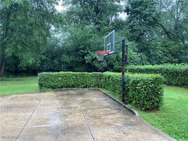 2673 Belvoir Boulevard, Shaker Heights, OH 44122