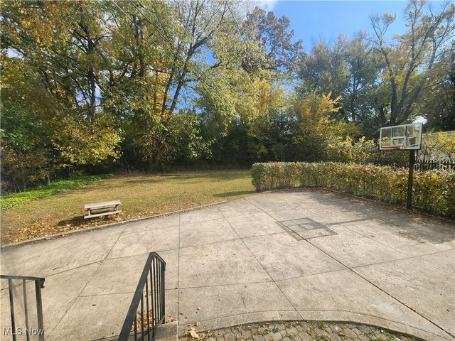 2673 Belvoir Boulevard, Shaker Heights, OH 44122