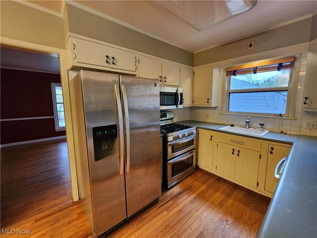 2673 Belvoir Boulevard, Shaker Heights, OH 44122