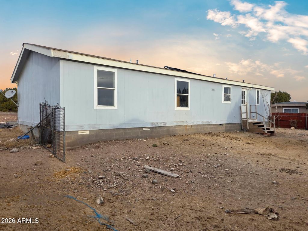 16 SHORT Lane, Concho, AZ 85924