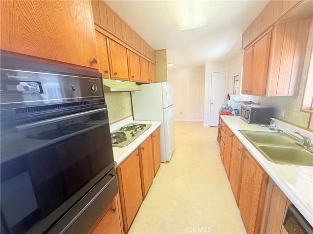8801 ETON AVENUE 35, Canoga Park, CA 91304