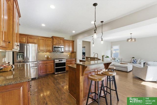 12427 S 79 Avenue, Papillion, NE 68046