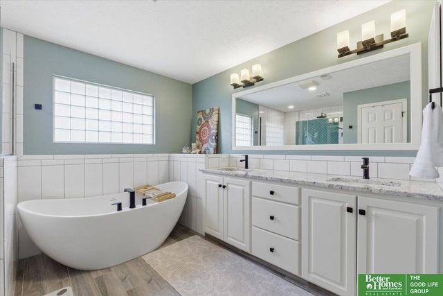 12427 S 79 Avenue, Papillion, NE 68046