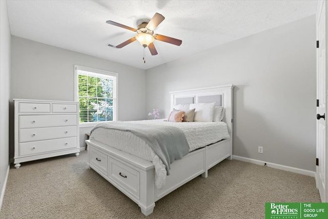 12427 S 79 Avenue, Papillion, NE 68046