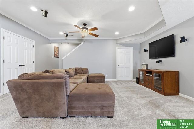 12427 S 79 Avenue, Papillion, NE 68046