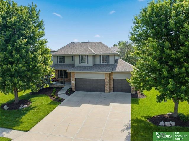 12427 S 79 Avenue, Papillion, NE 68046