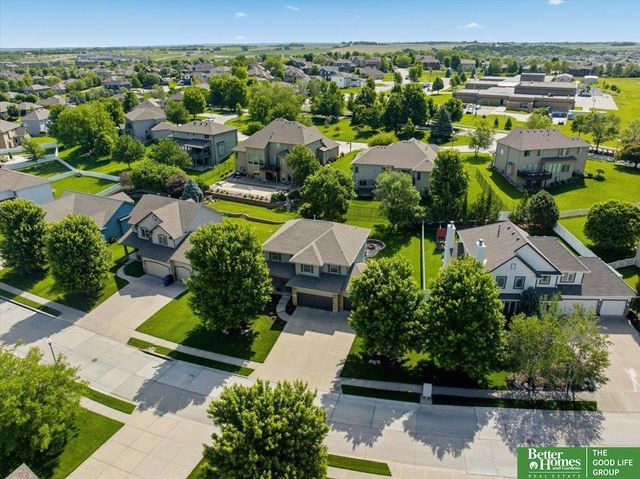 12427 S 79 Avenue, Papillion, NE 68046