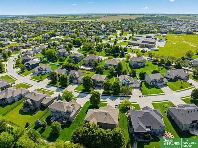 12427 S 79 Avenue, Papillion, NE 68046