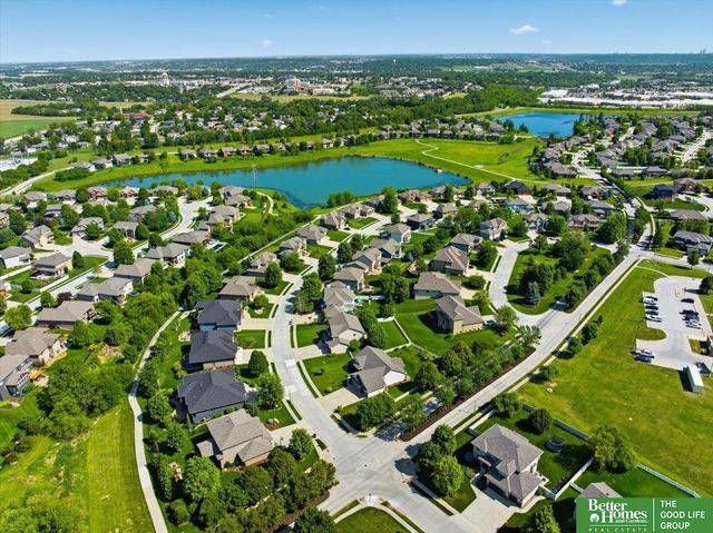12427 S 79 Avenue, Papillion, NE 68046