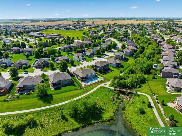 12427 S 79 Avenue, Papillion, NE 68046