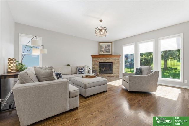 12427 S 79 Avenue, Papillion, NE 68046