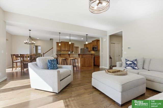 12427 S 79 Avenue, Papillion, NE 68046