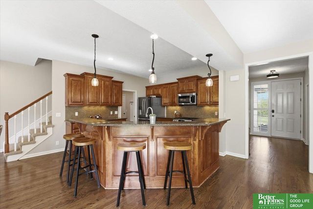 12427 S 79 Avenue, Papillion, NE 68046