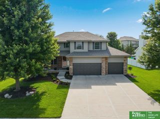 12427 S 79 Avenue, Papillion, NE 68046