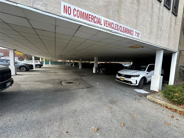 135 Rockaway Turnpike 106, Lawrence, NY 11559