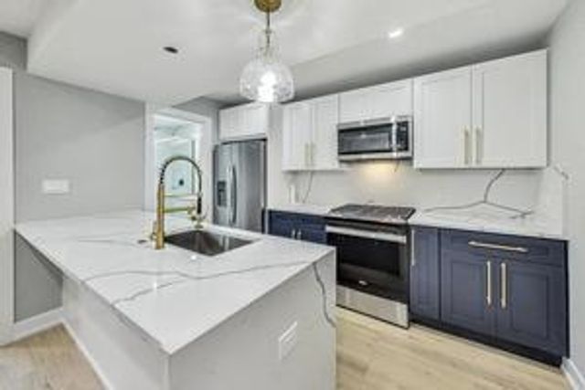 2818 W Fletcher Street CH, Chicago, IL 60618