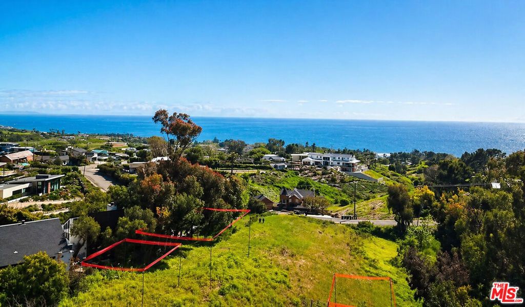 Image 2 of property listing at 30053 Harvester Road, Malibu, CA 90265