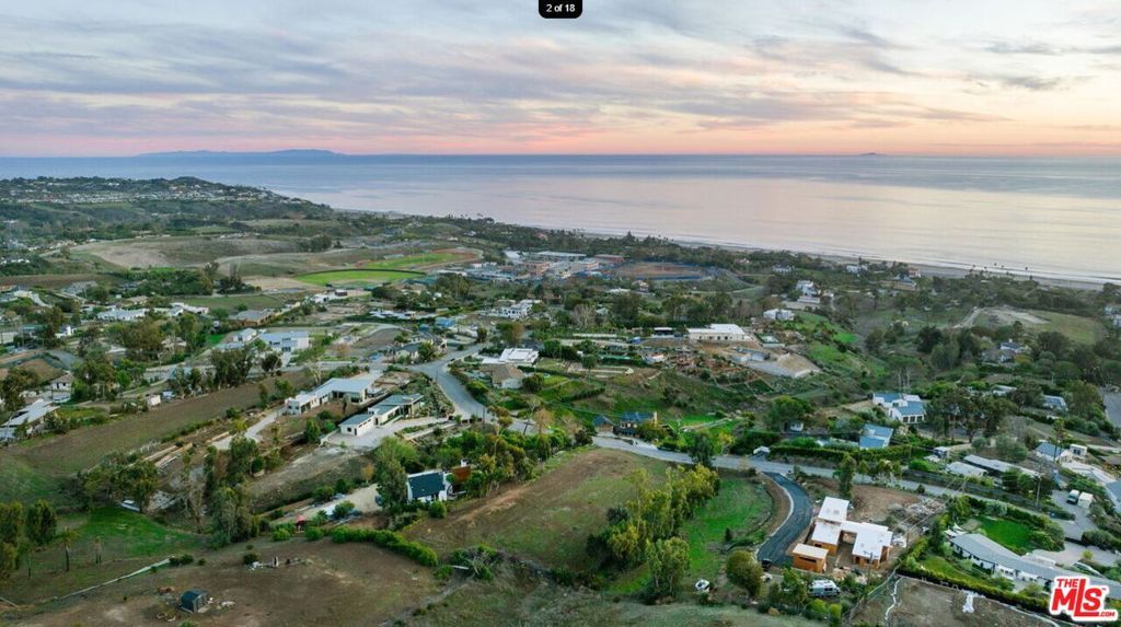 Image 26 of property listing at 30053 Harvester Road, Malibu, CA 90265
